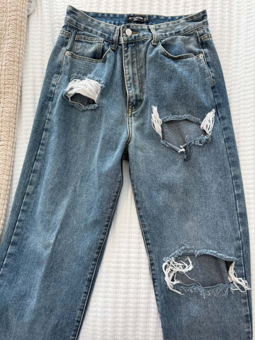 High-Rise Distressed Women’s Jeans - Blue